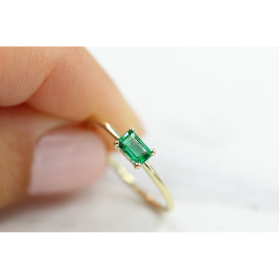 14K Solid Gold Green Emerald Minimalist Ring Model 3